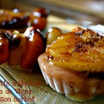 Recette Brochette de pêche plate et d'abricots caramélisés à la plancha un dessert servi avec un sorbet à la pêche